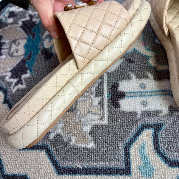 Sam Edelman Kardinda Sandals Sz 6M Cream Quilted Emblem Slides Minimalist NWOB - Picture 5 of 13